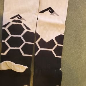 Black White Boom Pro Compression